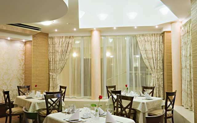 Cronwell Inn Stremyannaya Hotel