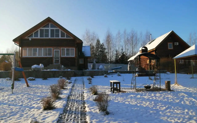 Частный дом коттедж с пятью комфортабельными спальнями