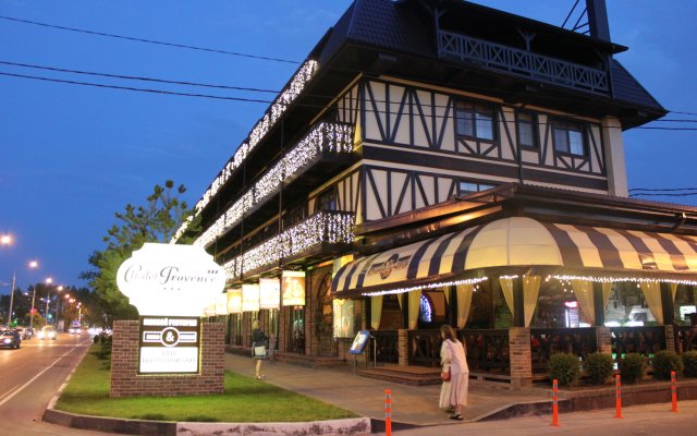 Chalet Provence Hotel