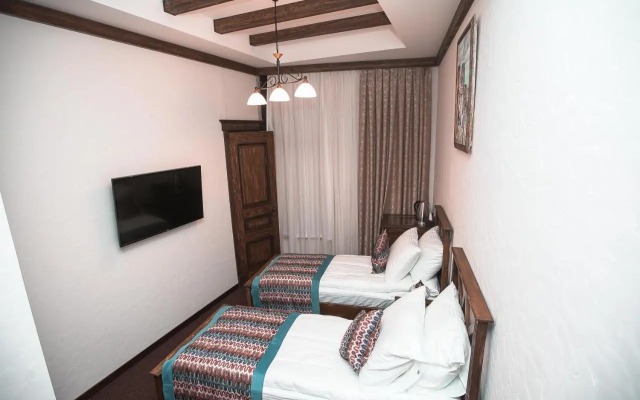 Maajid Hotel & Restaurant