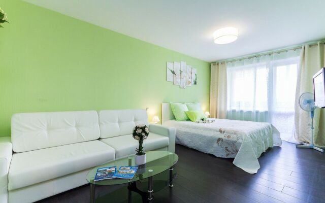Apartamenty Trekhkomnatnye V 10 Minutakh Ot Tsentra Flat