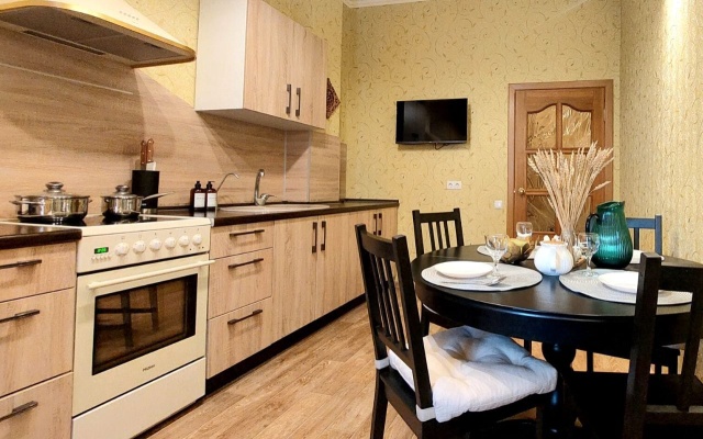 Семейные апартаменты в центре рядом с метро и набережной озера Кабан