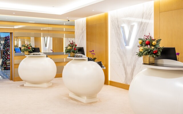 V Hotel Dubai Curio Collection by Hilton Hotel