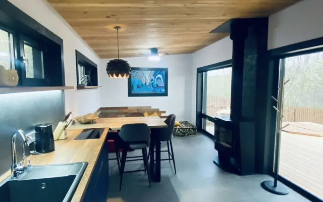 Частный дом Гpaфитoвый