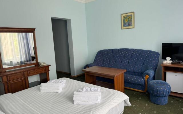 Lalaner Hotel