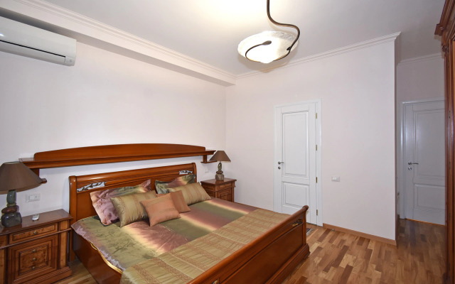 3-K Kvartira v Novostroyke na Ulitsa Arama Di723 Flat