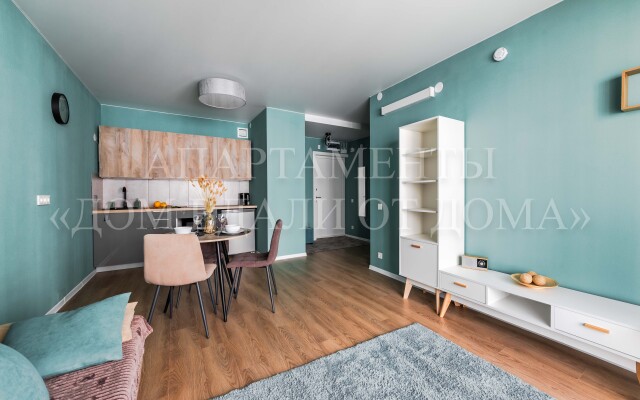 Malakhitovye apartamenty na Lesnoy Flat