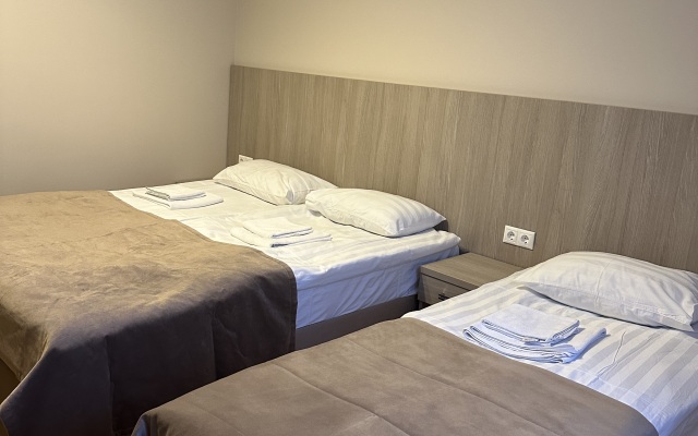 Na Ivovom 27 Guest House