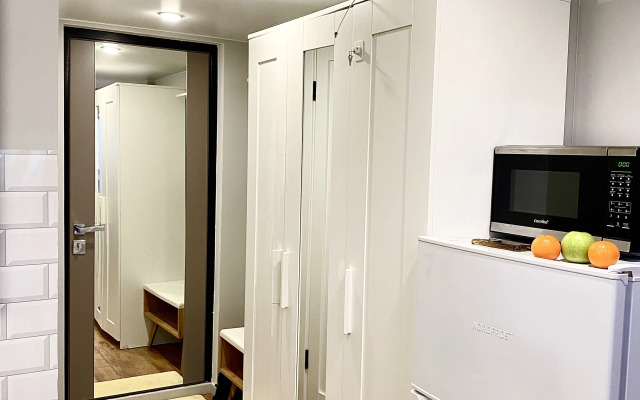 Na 4kh Gostey S Balkonom Vblizi Aeroporta Sheremetyevo Apartments