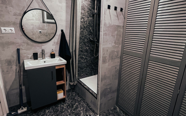 Частный дом  Belov House  с панорамным остеклением у леса