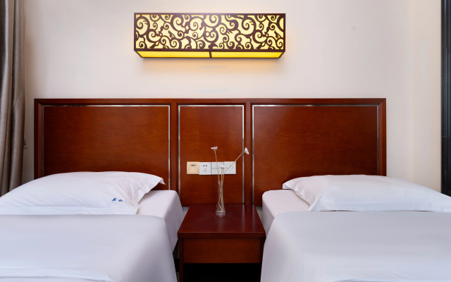 Syn-Khay Hotel