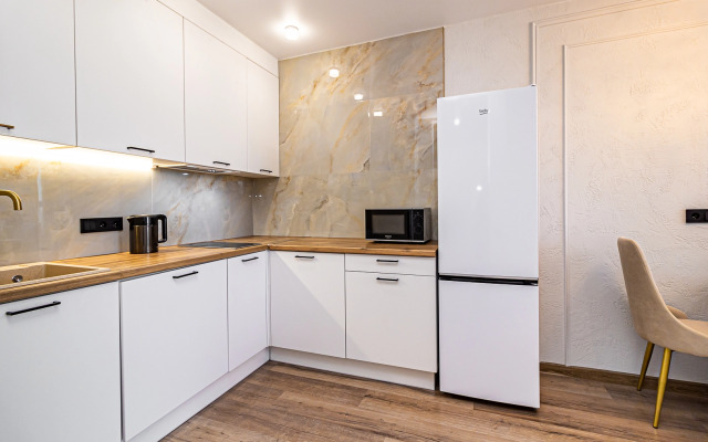 2 Nochi Na Ulitse Imeni Machugi 166b/1 Flat