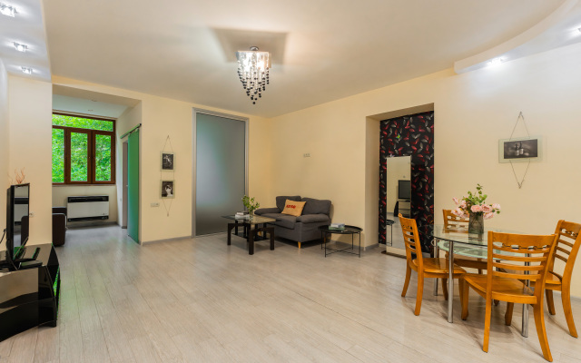 KeyGo #0025, 1 Bedroom, Near The Opera House Apartments