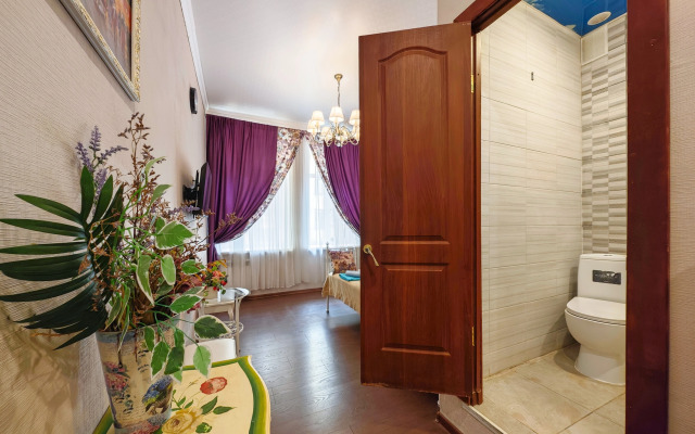 Nevskiy 156a Living Quarters