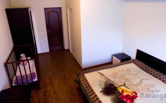Gornaya Lavanda v sele Monastyr Guest House