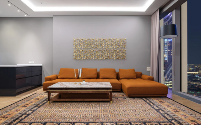 Spacious Apartment with Stunning View of the Towers! 42nd Floor!