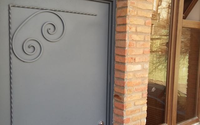 Teonas Guest House