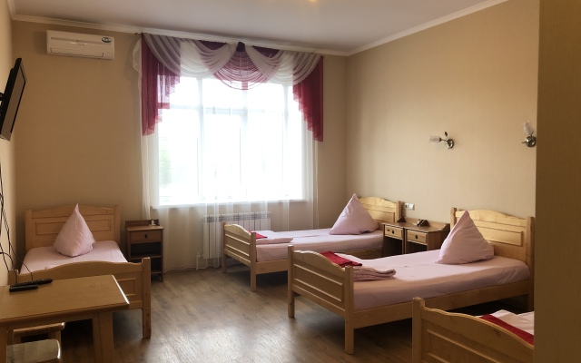 Chibis Hotel