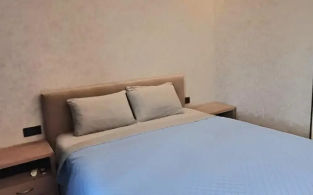 Квартира с отдельной спальней и просторным балконом