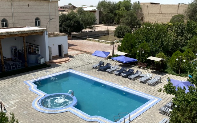 Qibla Tozabog Hotel