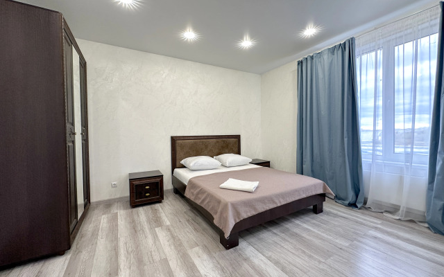 Квартира Трехкомнатная Оптимистов 9