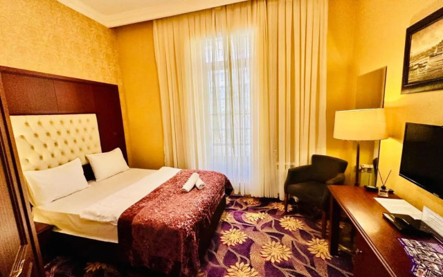 Clover Boutique Hotel