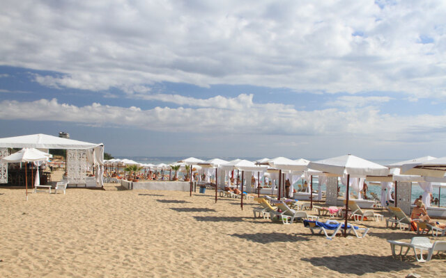 AquaView Hotel