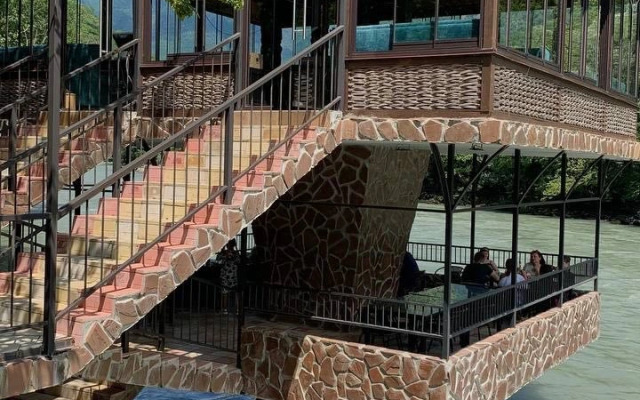 Hotel Chalet Bridge Eko
