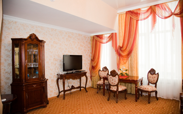 Renessans Hotel