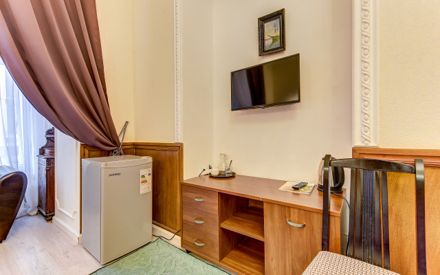 na Marata, 8, kv. 2 Guest Rooms