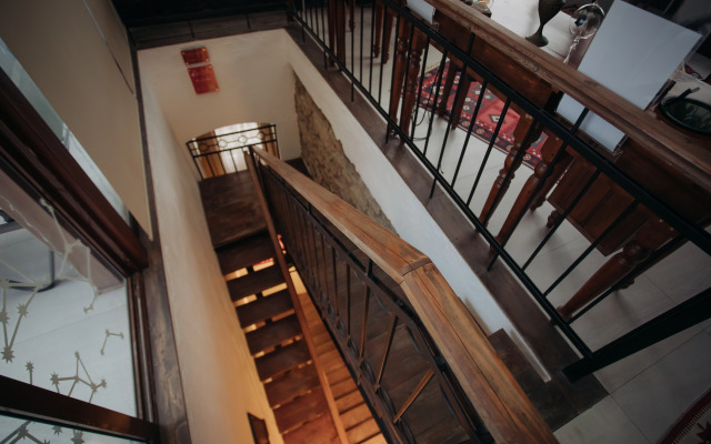 Rest Studios Aparthotel