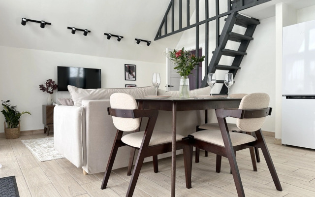 Частный Дом Барнхаус №5 с дровяной баней и горячим Чаном на 6 человек