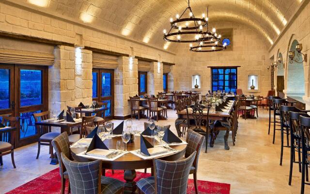 Seraphim Cave Suites & Spa Hotel
