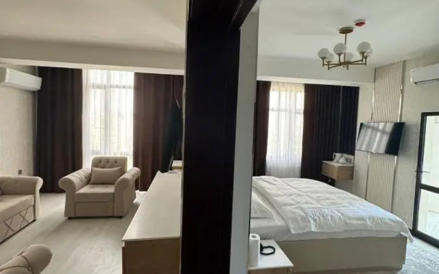 Hotel Aram