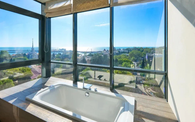 Квартира c видом на морe в сaмом центре Сoчи