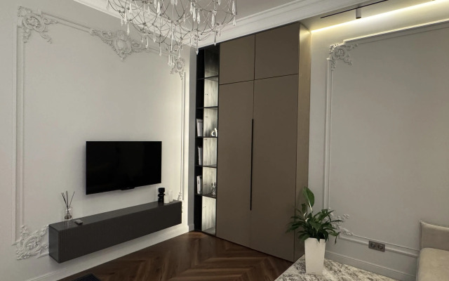 Alcon Apartments