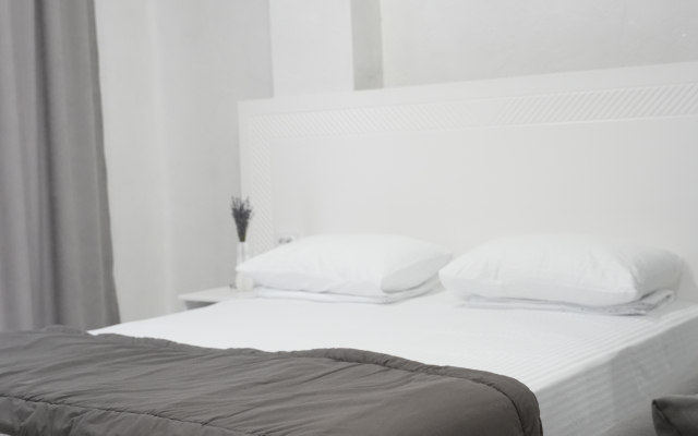 Апартаменты на Светлой 18 (302)