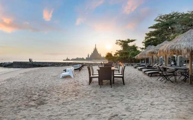 Golden Tulip Pattaya Beach Resort