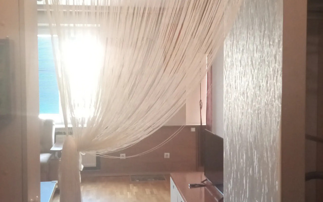 Studiya Spalnya Do 4 Chel. Trk Kosmos Priisk Flat