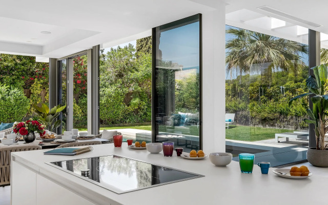 All About Villa Gladiolo