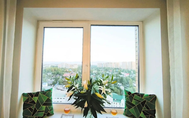 Prostornaya Studiya U Metro Devyatkino Apartament