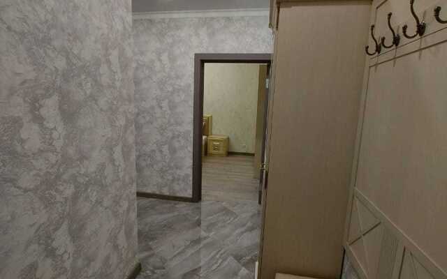 5 Zvezd Na ulitse Astana Kesaeva (2) Flat