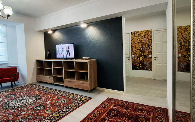 Квартира Комфортная в центре Алматы , вид на горы