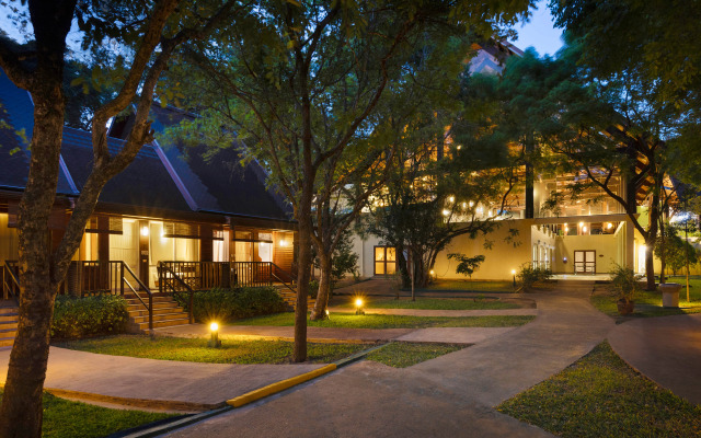 Occidental Paradise Dambulla Hotel