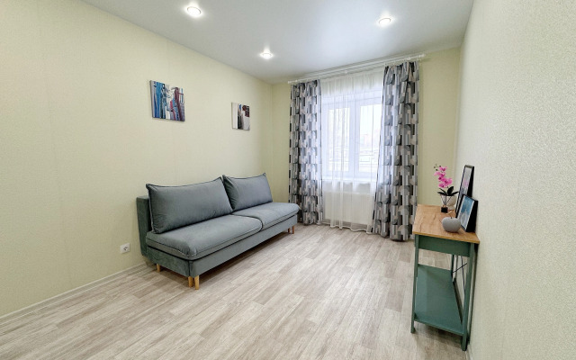 Svetlaya Dvushka Na Moskovskoy 76 Flat