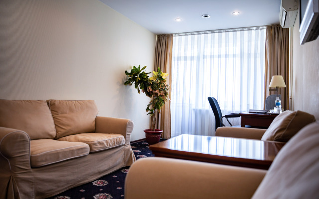 Dis President Hotel