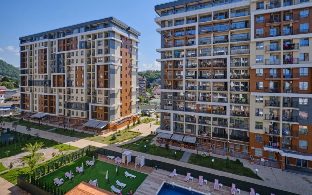 Studiya u morya s bassejnom na territorii. Karavella 112 Apartments