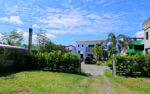 Casa Herminia Baler Guest House