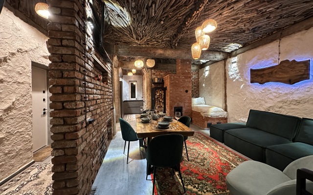 Gnѣzdo S Kaminom i Dvumya Spalnyami Private House