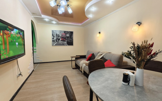 Квартира Уютная Трёхкомнатная в Центре Ул. Лейтенанта Шмидта 2